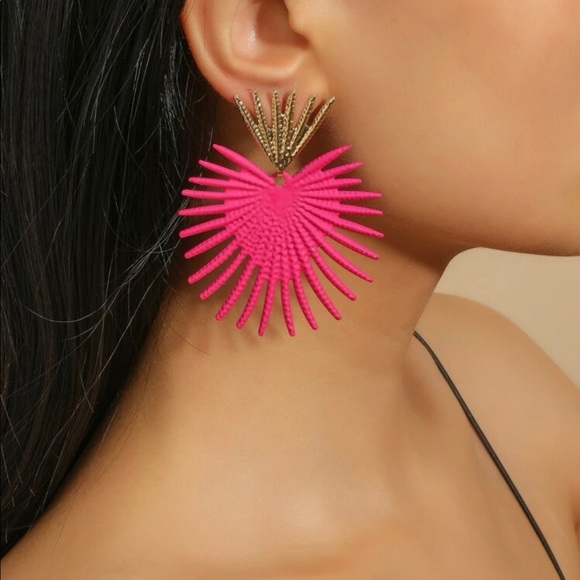 Lovergirl Jewelry - SOLD ✨ Large Heart Goddess Earrings